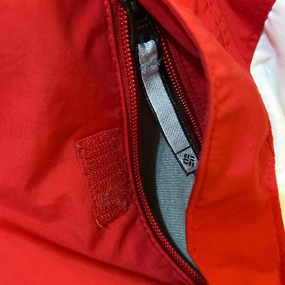 3 In 1 Columbia Red and White Hooded Jacket - Picture 7 of 16